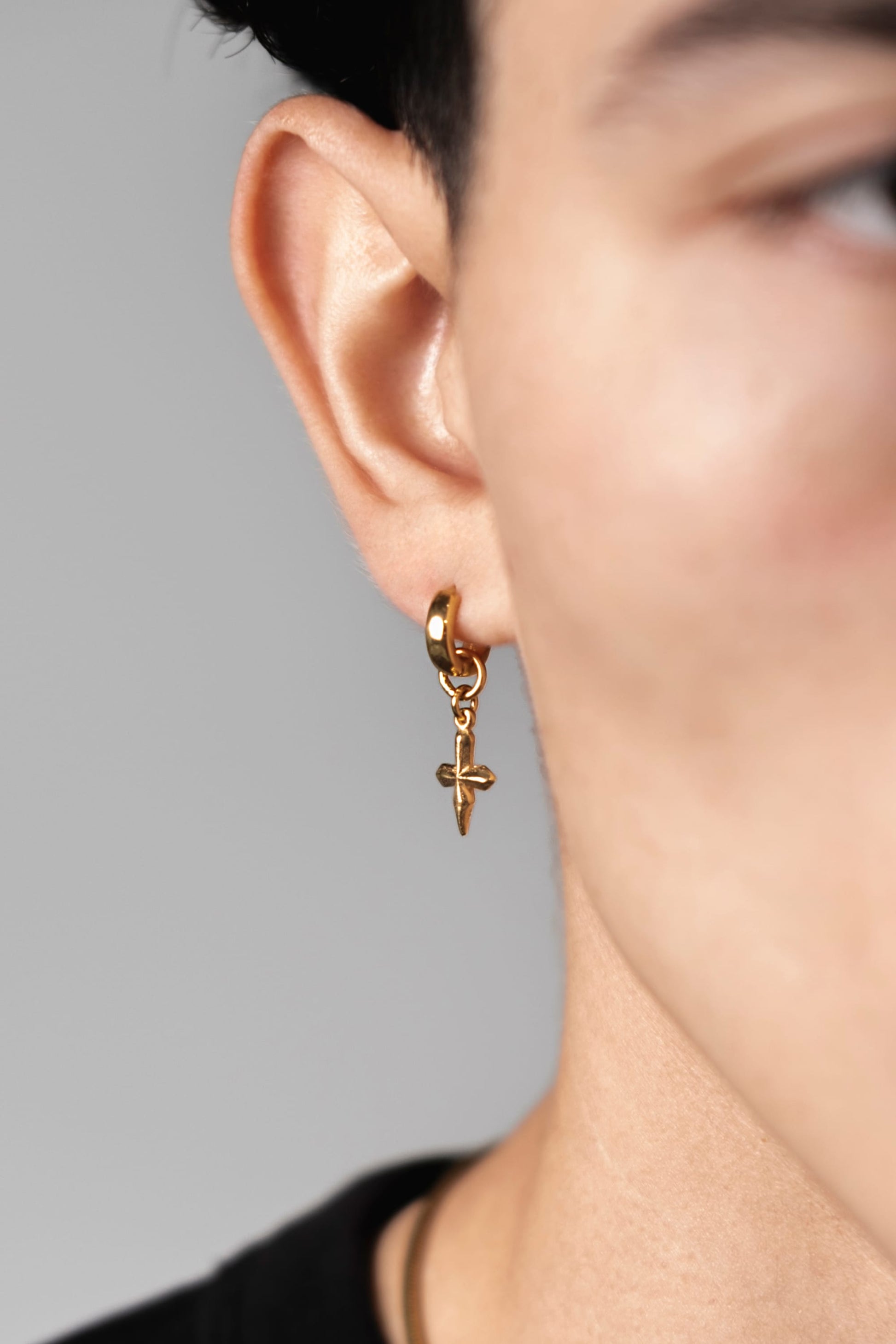 Cardinal Charm | Gold