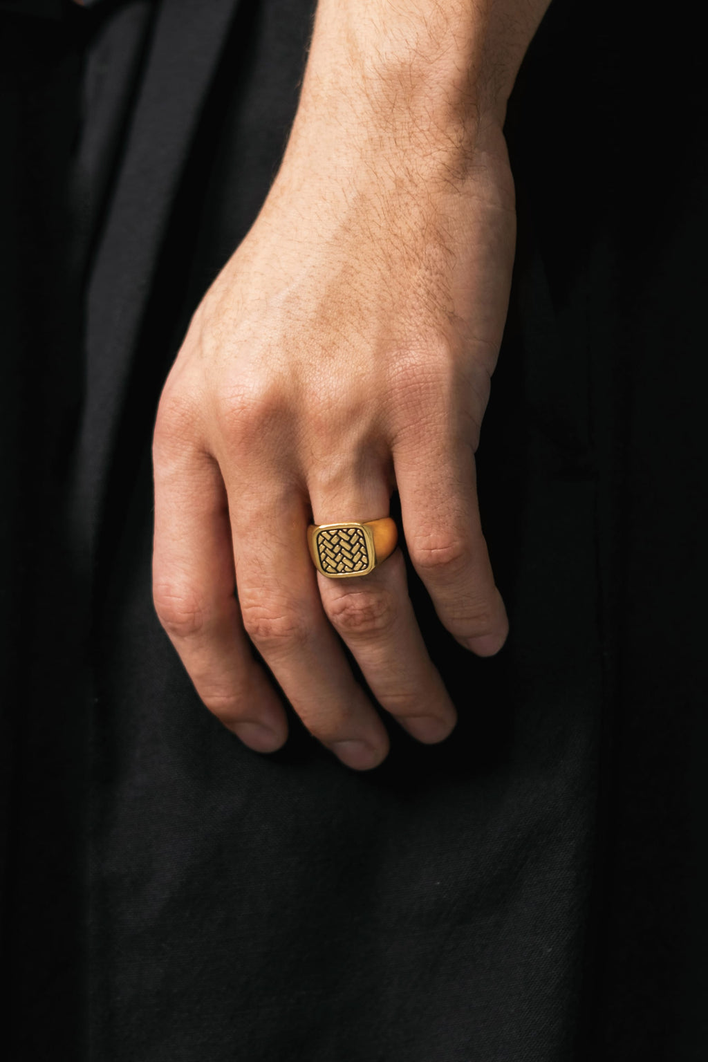 Paragon Signet | Gold