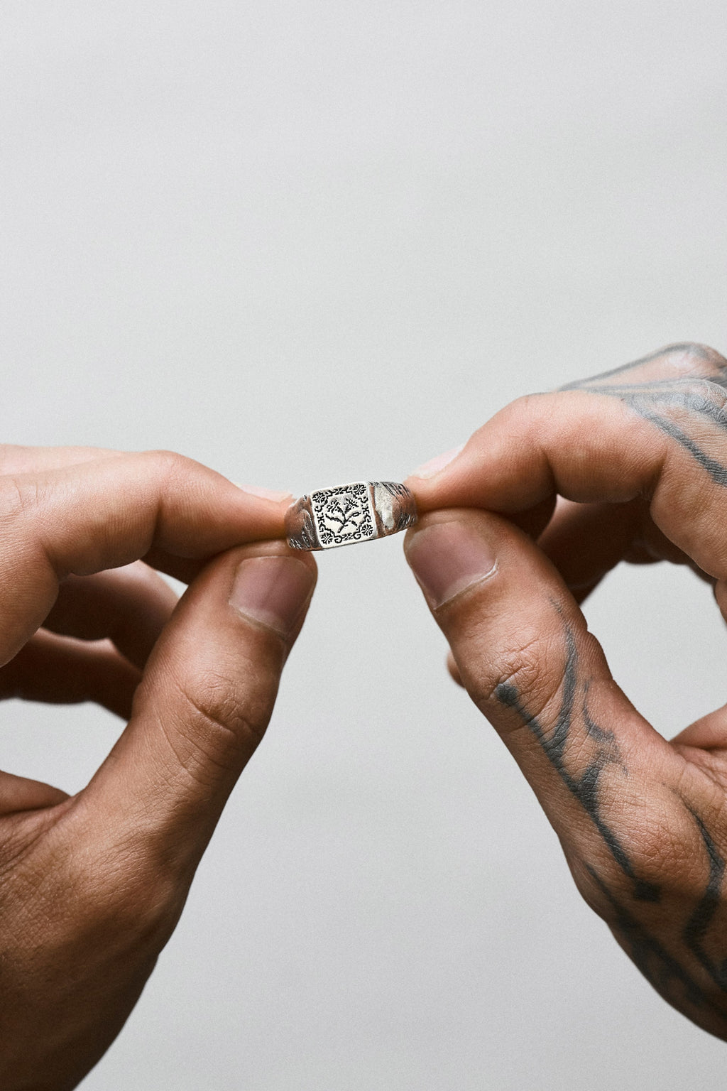 Patchwork Signet men's silver signet ring – detail view 5