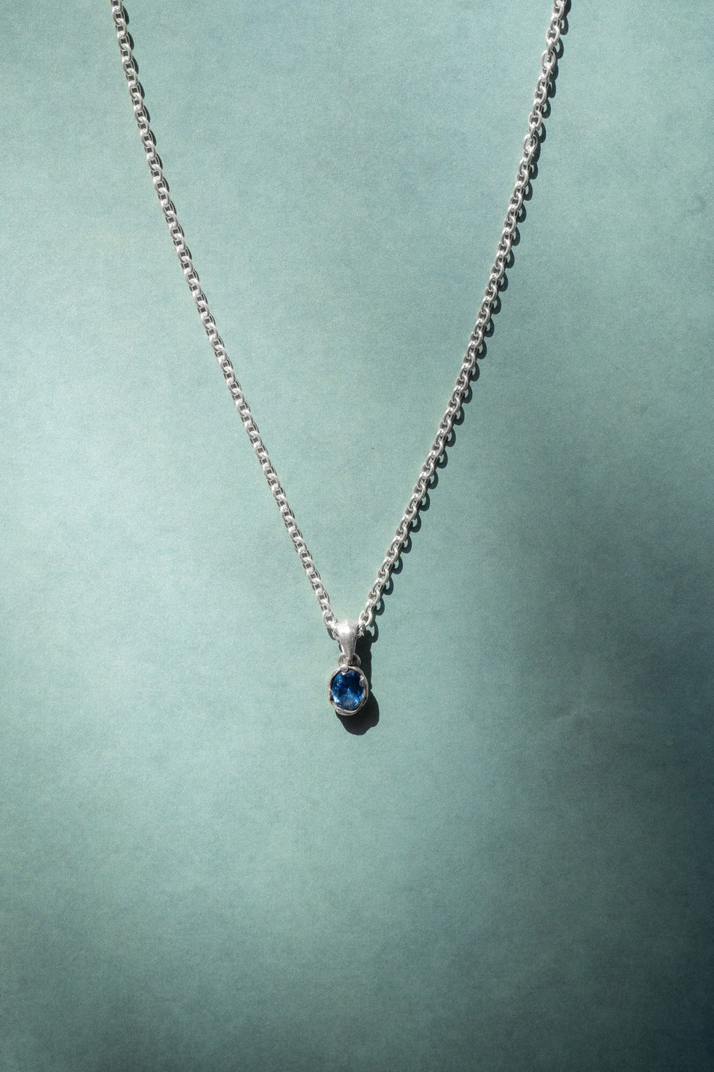 Aalto Pendant Sapphire men's silver sapphire pendant – detail view 5