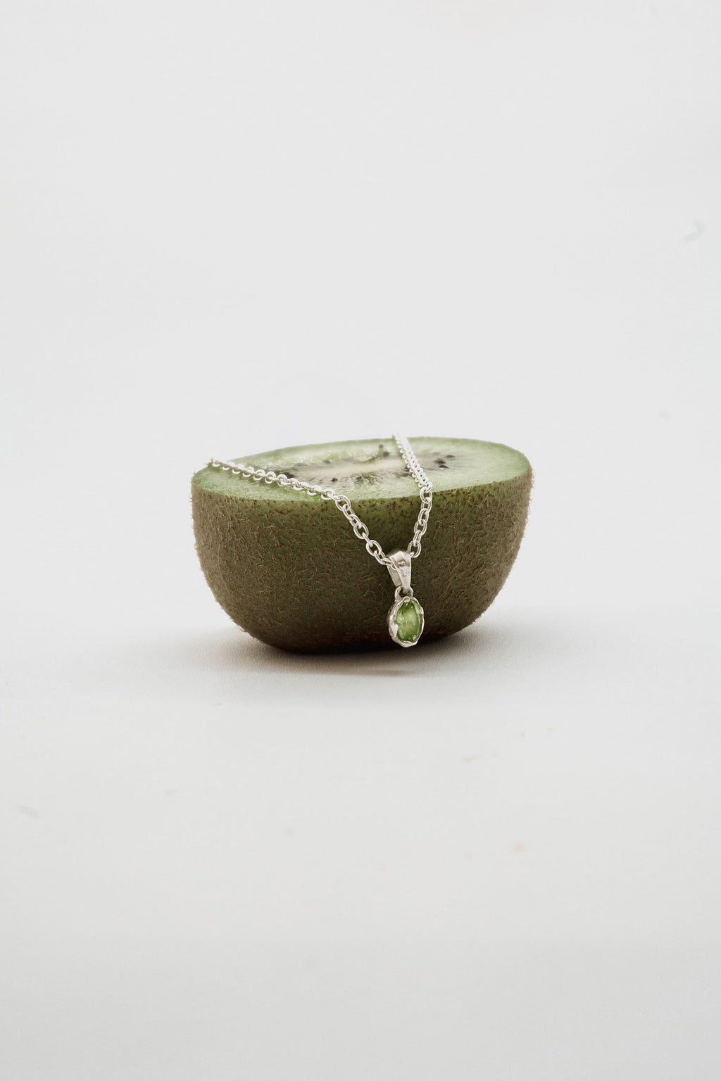 Aalto Pendant Peridot men's silver peridot pendant – detail view 5